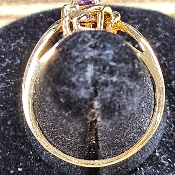 Gold tone Ring with Amethyst in the Center. Birthstone Ring!! Size - 7 - Picture 8 of 10